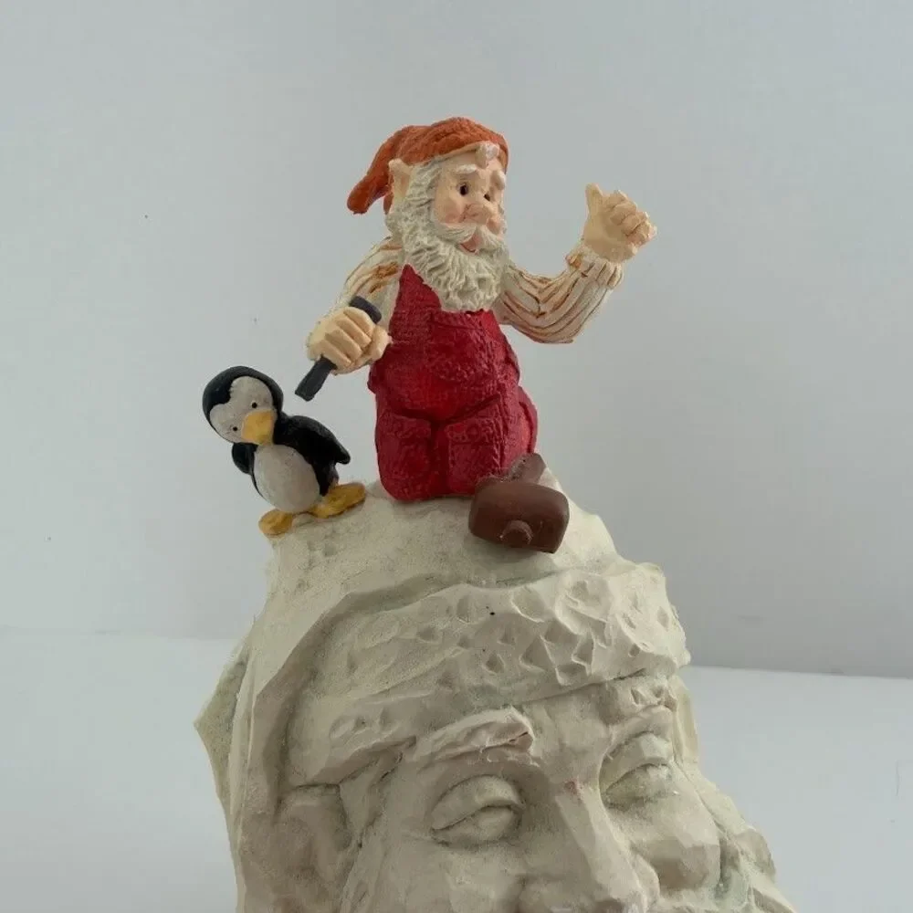 Vintage House of Lloyd Christmas Around the World "Sculpting Santa" w Box 1997 - Picture 2 of 16